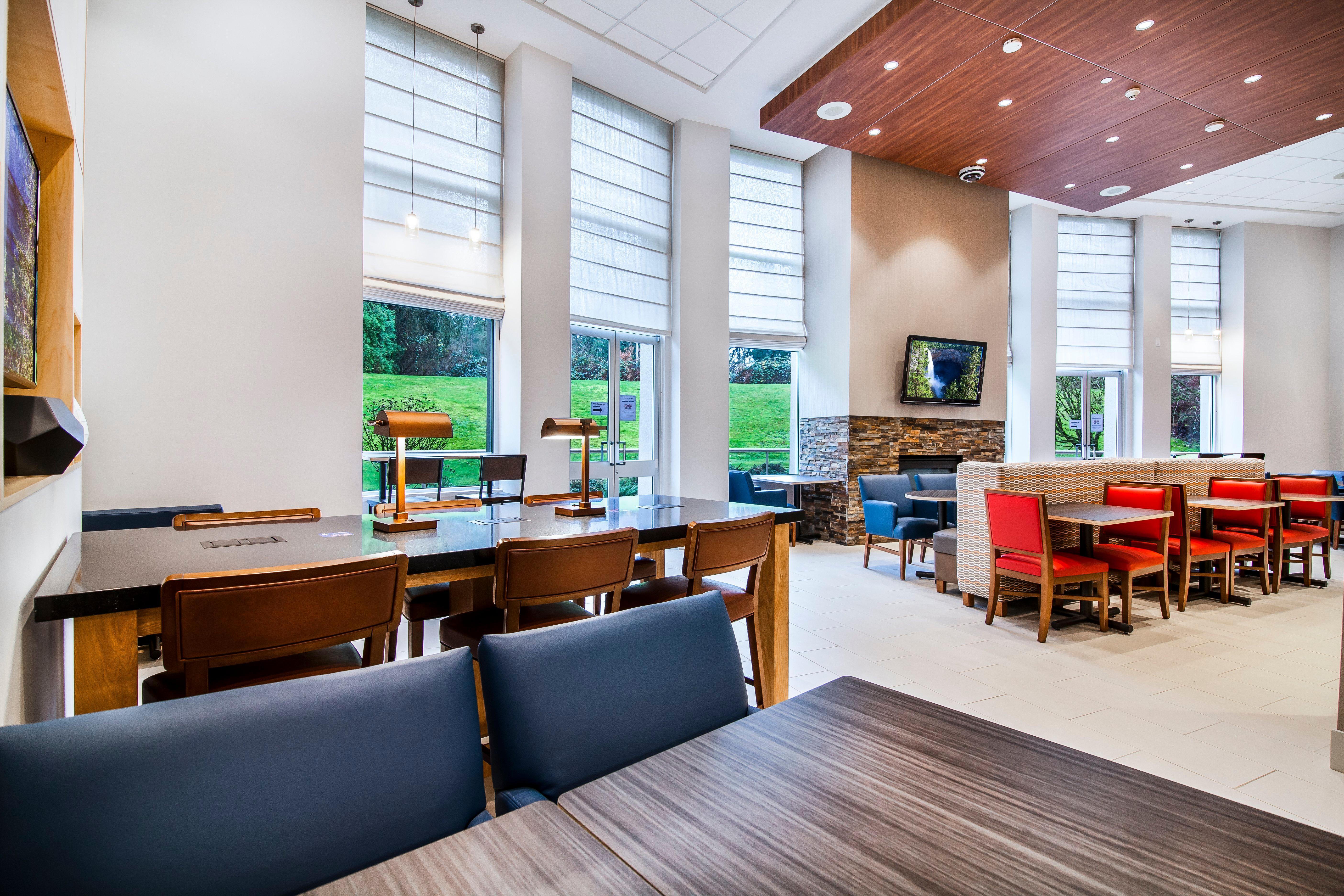 Holiday Inn Express & Suites Langley By Ihg Buitenkant foto
