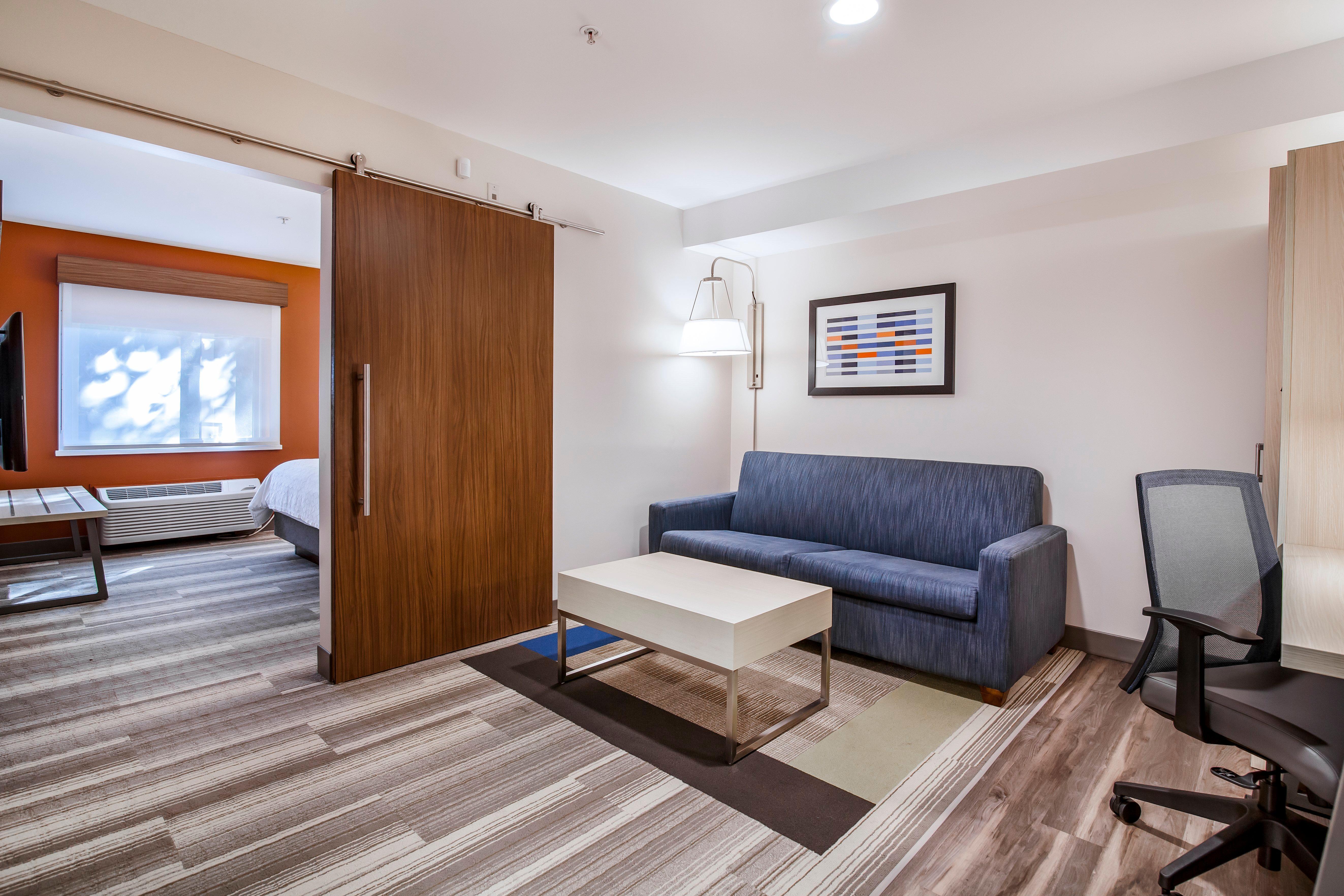Holiday Inn Express & Suites Langley By Ihg Buitenkant foto