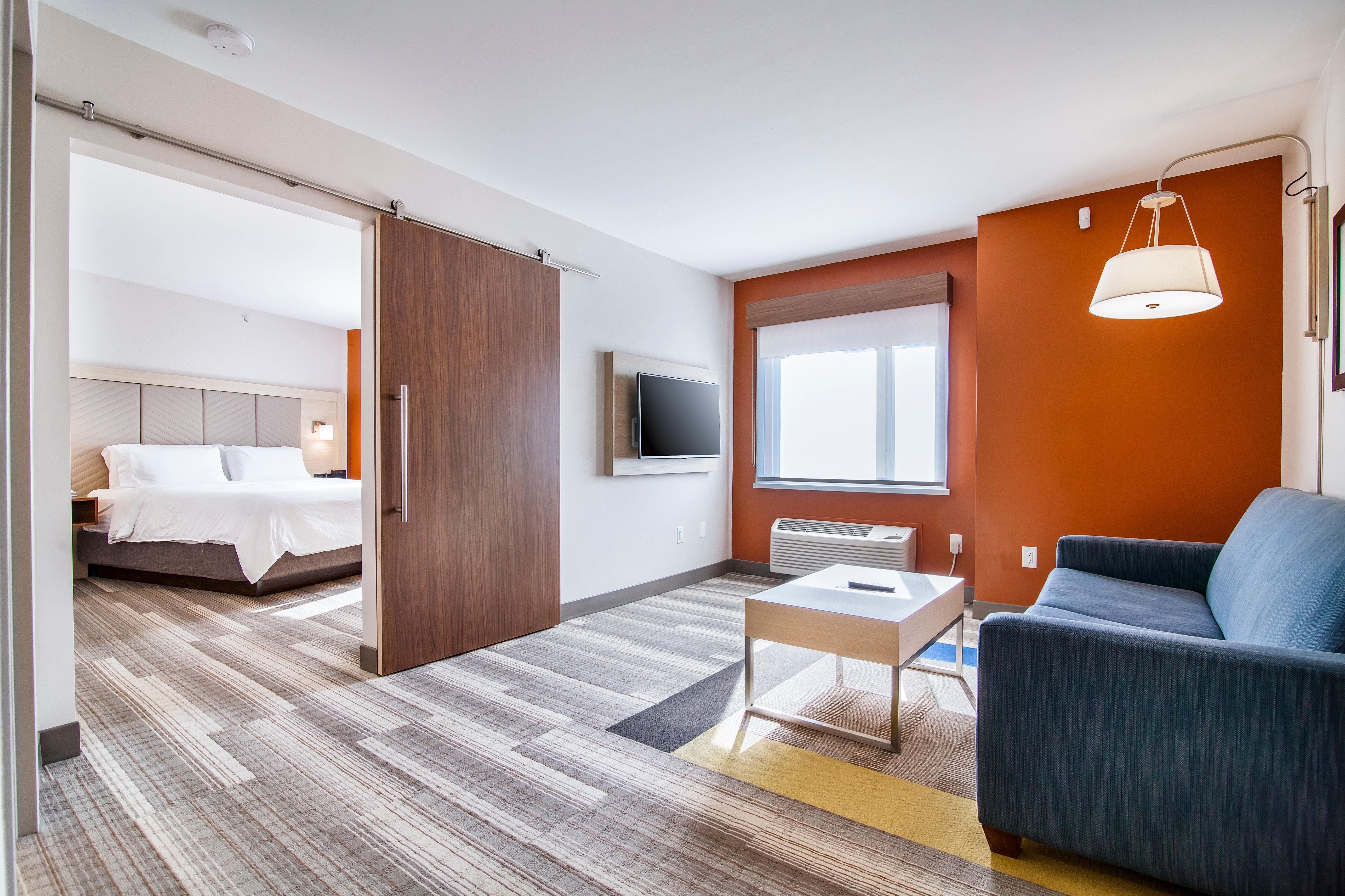 Holiday Inn Express & Suites Langley By Ihg Buitenkant foto