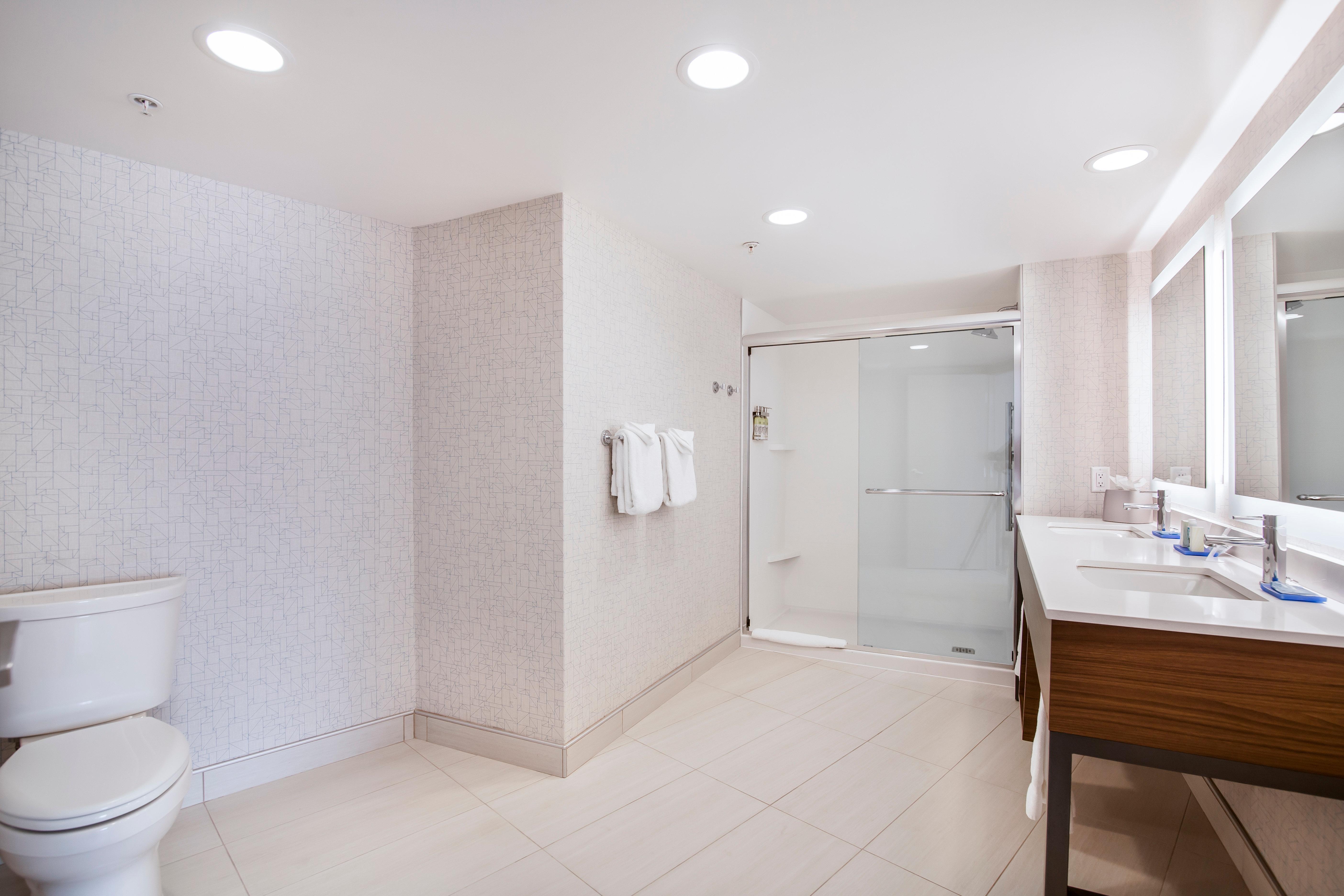 Holiday Inn Express & Suites Langley By Ihg Buitenkant foto