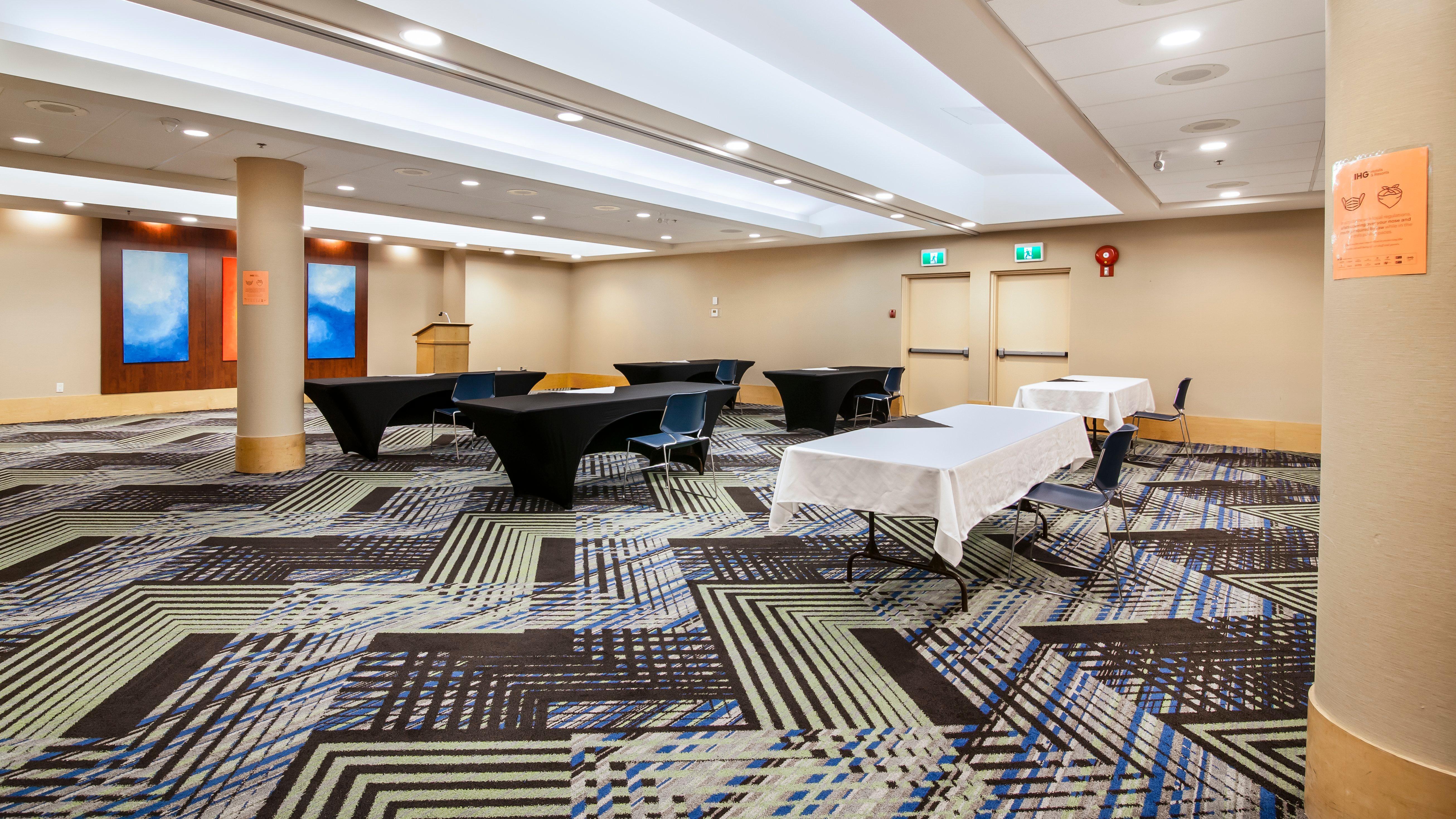 Holiday Inn Express & Suites Langley By Ihg Buitenkant foto