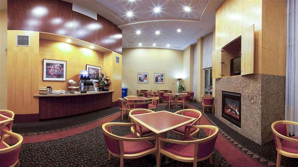 Holiday Inn Express & Suites Langley By Ihg Buitenkant foto